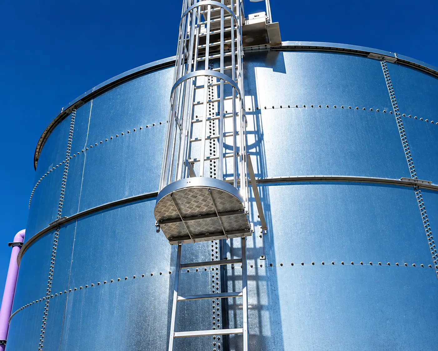 PANEL TANKS